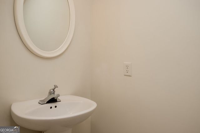 1752 Old Dogwood, Jonesboro, GA 30238