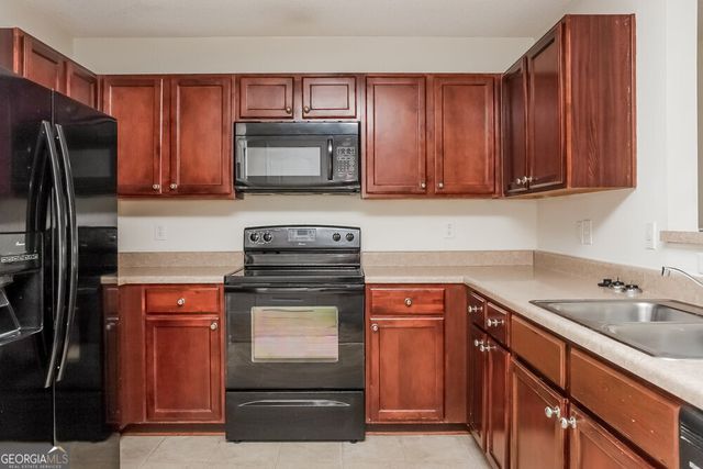 1752 Old Dogwood, Jonesboro, GA 30238