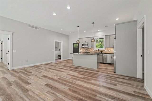 74777 Ridgeway Drive, Lawton, MI 49065
