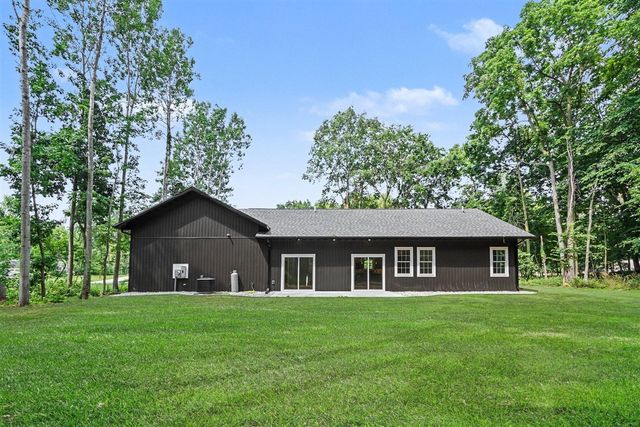 74777 Ridgeway Drive, Lawton, MI 49065
