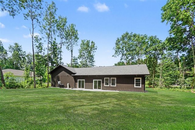 74777 Ridgeway Drive, Lawton, MI 49065