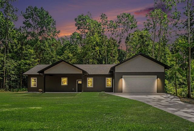 74777 Ridgeway Drive, Lawton, MI 49065