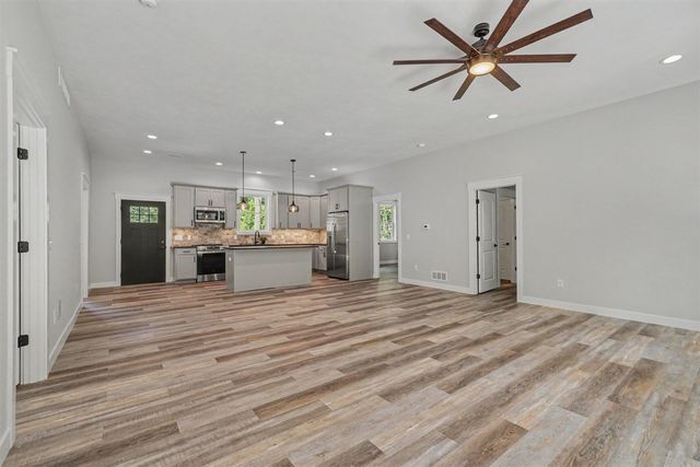 74777 Ridgeway Drive, Lawton, MI 49065