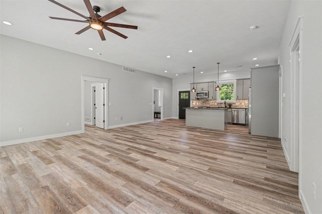 74777 Ridgeway Drive, Lawton, MI 49065