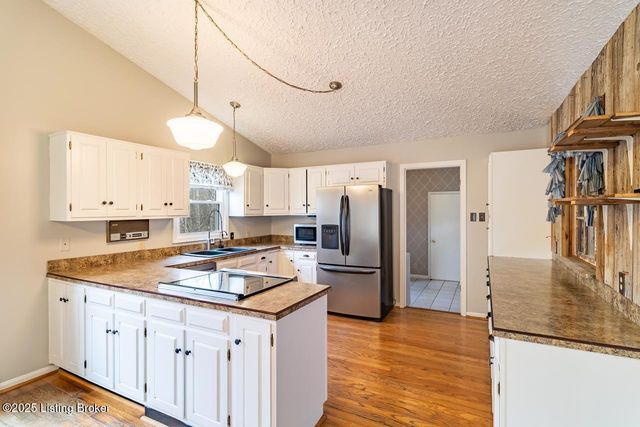 290 Big Cedar Creek Trail, Shepherdsville, KY 40165