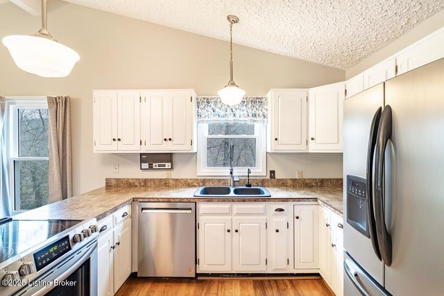 290 Big Cedar Creek Trail, Shepherdsville, KY 40165