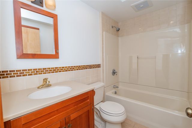 137 Kingstown Road, Narragansett, RI 02882