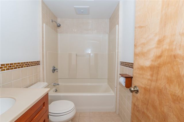 137 Kingstown Road, Narragansett, RI 02882