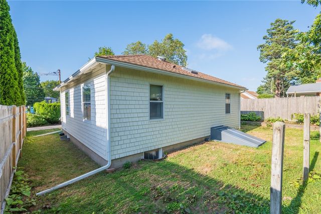 137 Kingstown Road, Narragansett, RI 02882