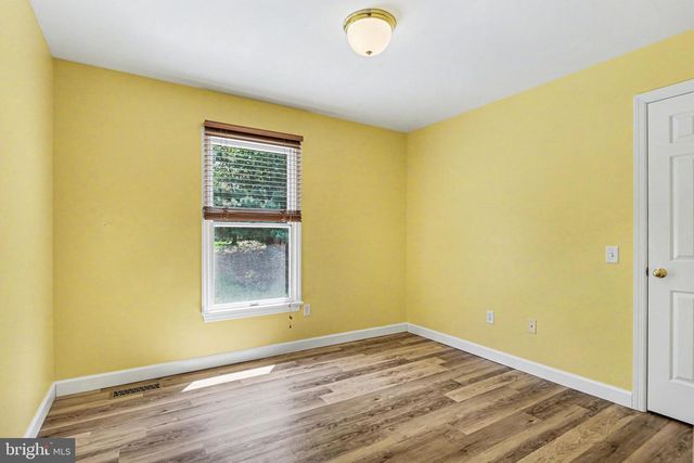 1242 JILL DR, Hummelstown, PA 17036