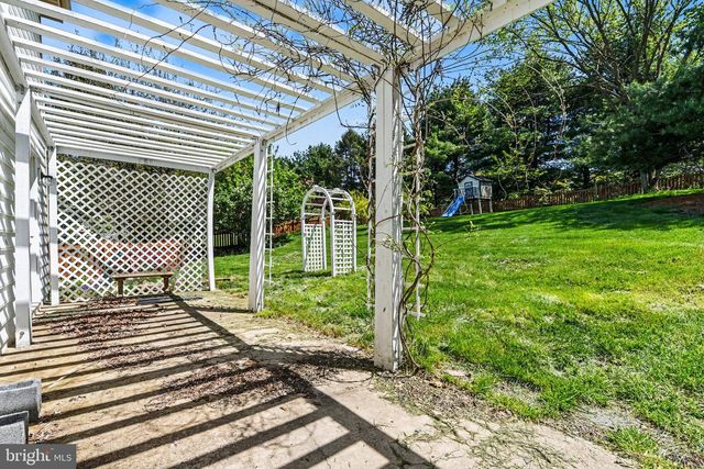 1242 JILL DR, Hummelstown, PA 17036