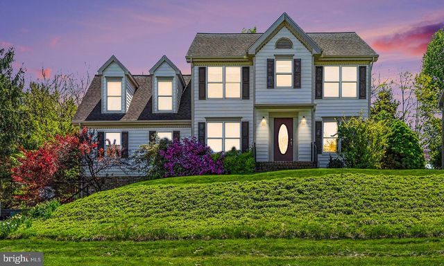 1242 JILL DR, Hummelstown, PA 17036