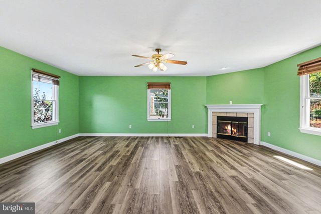 1242 JILL DR, Hummelstown, PA 17036