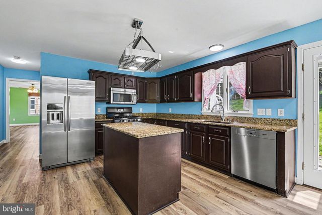 1242 JILL DR, Hummelstown, PA 17036