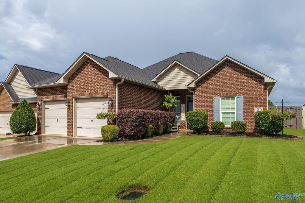 120 Somerset Park Drive, Huntsville, AL 35811