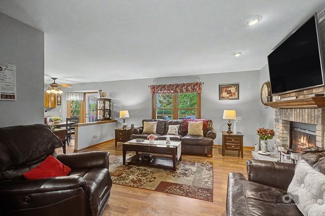 1904 Brighton Lane, Plainfield, IL 60586