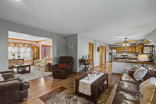 1904 Brighton Lane, Plainfield, IL 60586