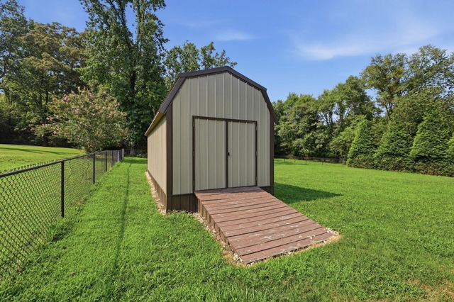 1725 Green Pond Road, Soddy Daisy, TN 37379