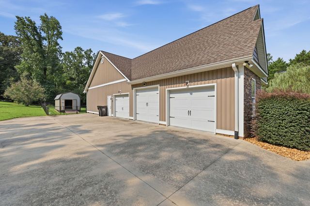 1725 Green Pond Road, Soddy Daisy, TN 37379