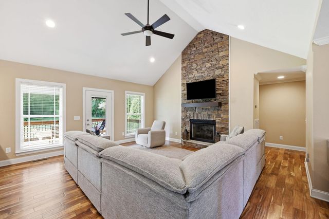 1725 Green Pond Road, Soddy Daisy, TN 37379