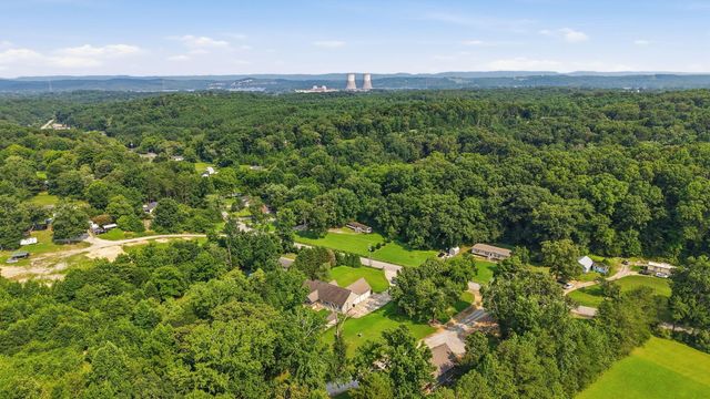 1725 Green Pond Road, Soddy Daisy, TN 37379
