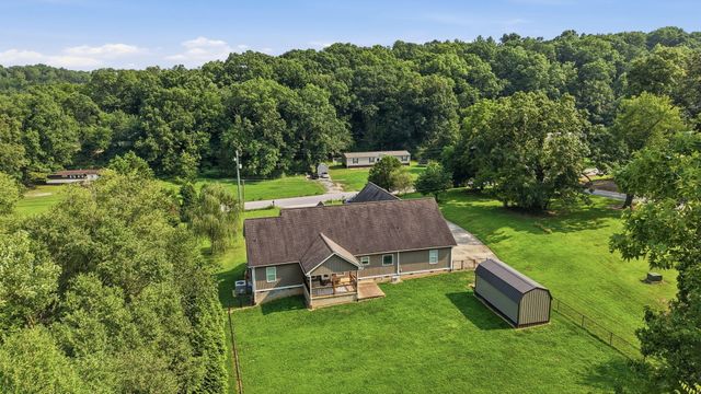 1725 Green Pond Road, Soddy Daisy, TN 37379