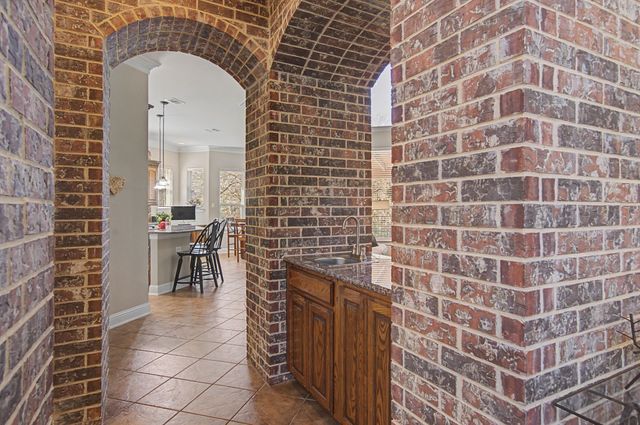 953 Spring Creek Drive, Grapevine, TX 76051