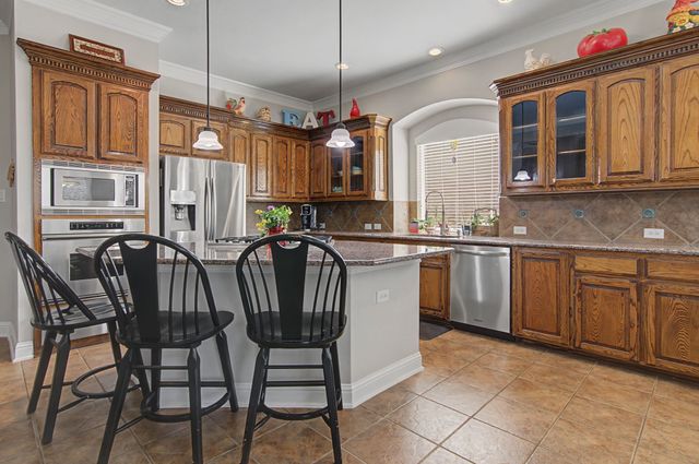 953 Spring Creek Drive, Grapevine, TX 76051