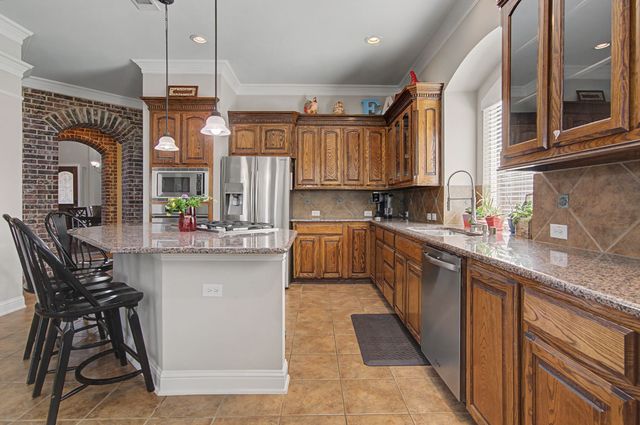 953 Spring Creek Drive, Grapevine, TX 76051