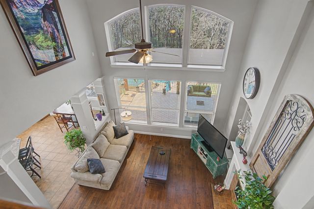 953 Spring Creek Drive, Grapevine, TX 76051