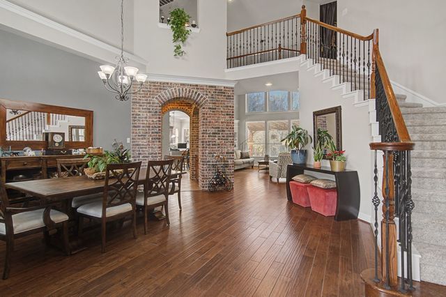 953 Spring Creek Drive, Grapevine, TX 76051