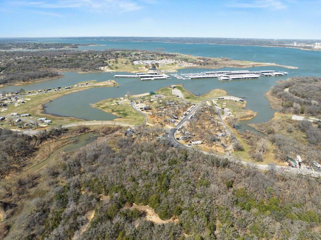 953 Spring Creek Drive, Grapevine, TX 76051