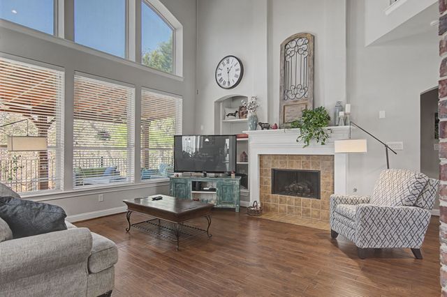 953 Spring Creek Drive, Grapevine, TX 76051