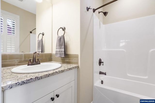 782 Edwards Rd S, Monmouth, OR 97361