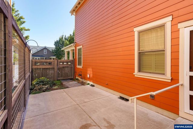 782 Edwards Rd S, Monmouth, OR 97361