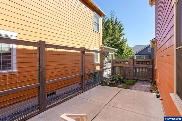 782 Edwards Rd S, Monmouth, OR 97361