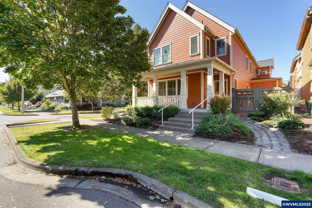 782 Edwards Rd S, Monmouth, OR 97361