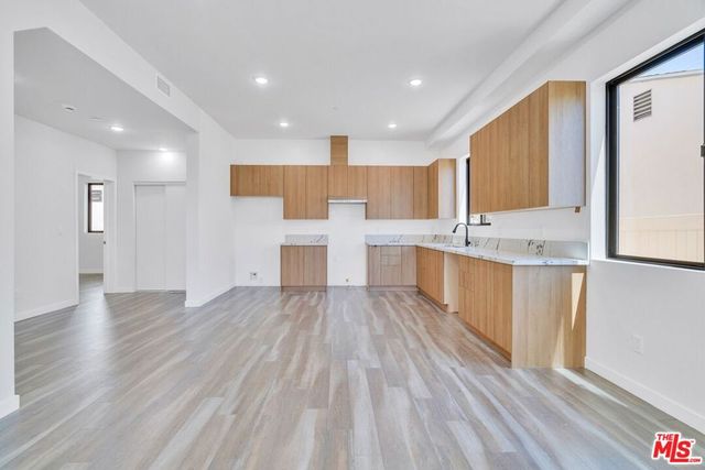5622 Willowcrest Avenue, North Hollywood, CA 91601