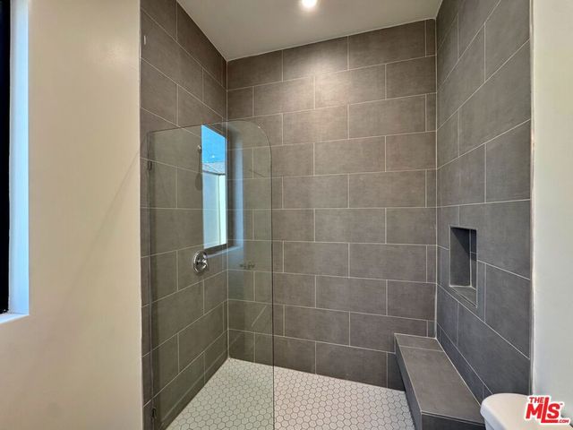 5622 Willowcrest Avenue, North Hollywood, CA 91601