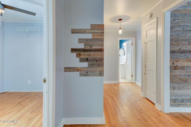 43 Sherwood Avenue, East Greenbush, NY 12144