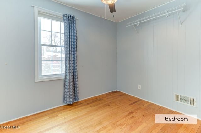 43 Sherwood Avenue, East Greenbush, NY 12144