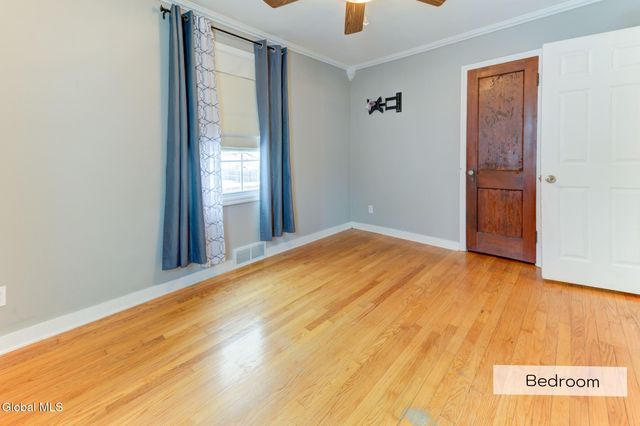 43 Sherwood Avenue, East Greenbush, NY 12144