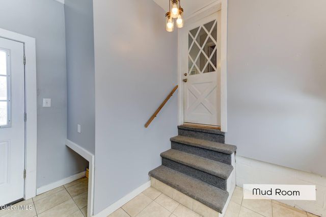 43 Sherwood Avenue, East Greenbush, NY 12144