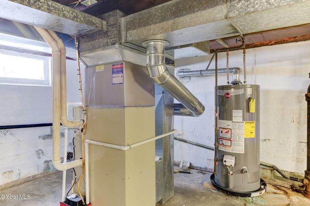 43 Sherwood Avenue, East Greenbush, NY 12144