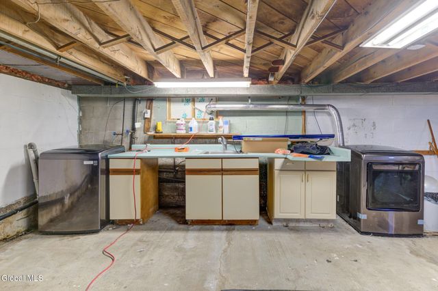 43 Sherwood Avenue, East Greenbush, NY 12144