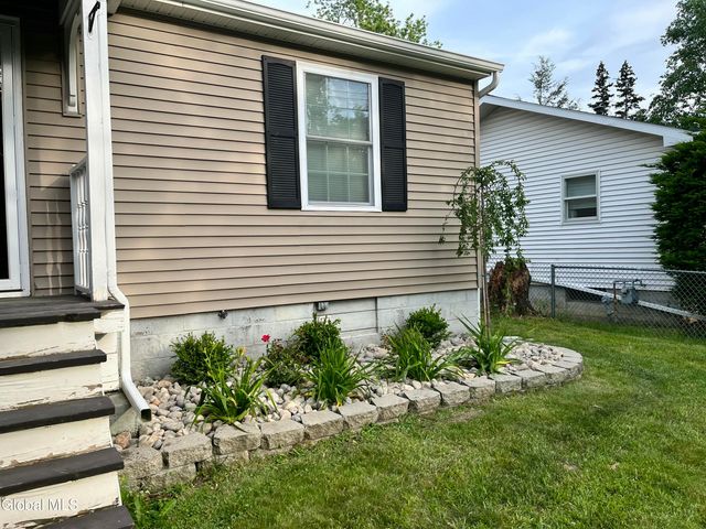 43 Sherwood Avenue, East Greenbush, NY 12144