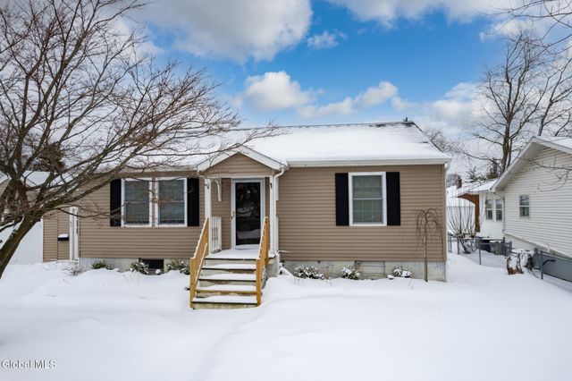 43 Sherwood Avenue, East Greenbush, NY 12144