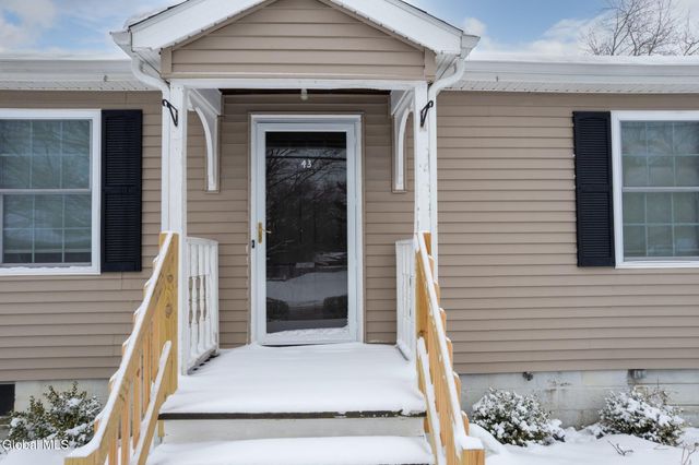 43 Sherwood Avenue, East Greenbush, NY 12144