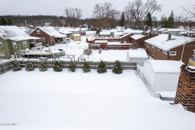 43 Sherwood Avenue, East Greenbush, NY 12144