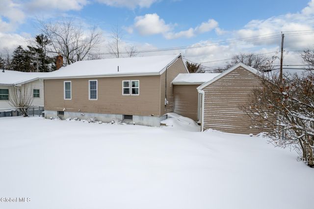 43 Sherwood Avenue, East Greenbush, NY 12144